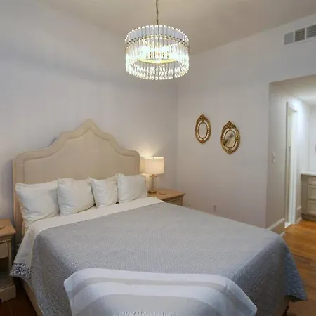 Queen Anne'S Condo